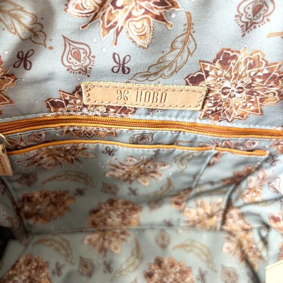 Hobo Flourish Leather Shoulder Bag in Cream - Picture 6 of 8